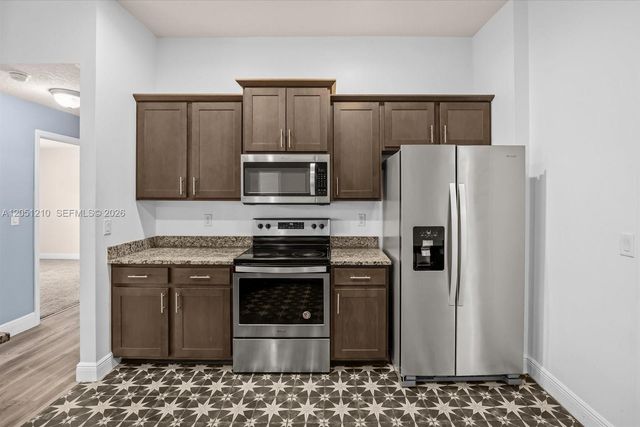 4900 NW Ironton Ave, Port St. Lucie, FL 34983