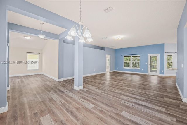 4900 NW Ironton Ave, Port St. Lucie, FL 34983