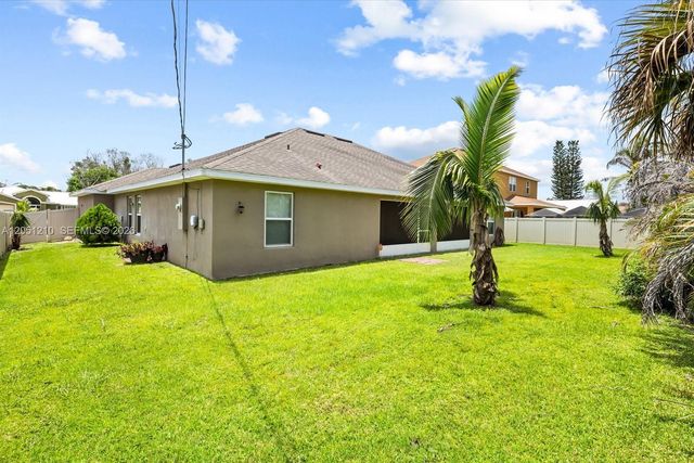 4900 NW Ironton Ave, Port St. Lucie, FL 34983