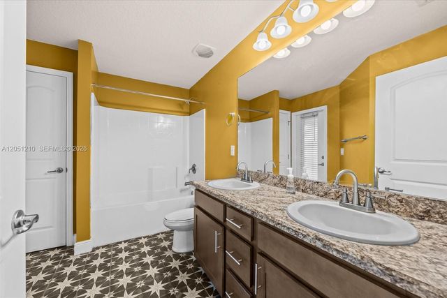 4900 NW Ironton Ave, Port St. Lucie, FL 34983