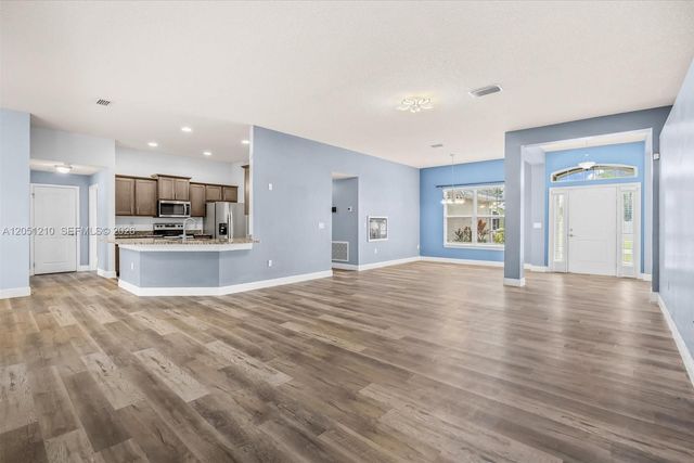 4900 NW Ironton Ave, Port St. Lucie, FL 34983