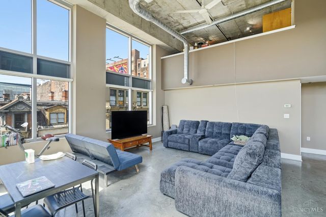 353 W Fourth Street, Cincinnati, OH 45202