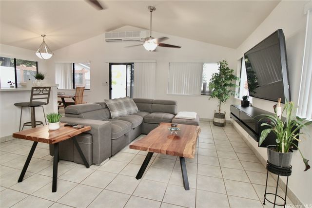 94-1093 Kuhao Street, Waipahu, HI 96797