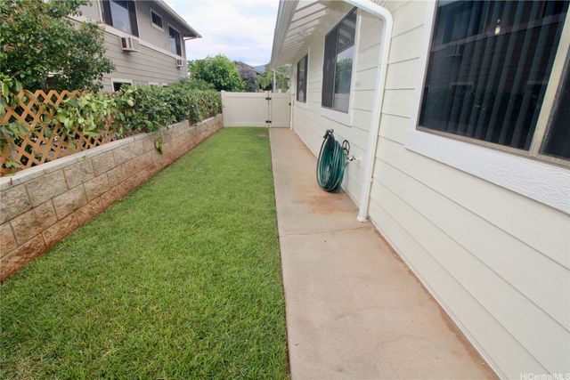 94-1093 Kuhao Street, Waipahu, HI 96797
