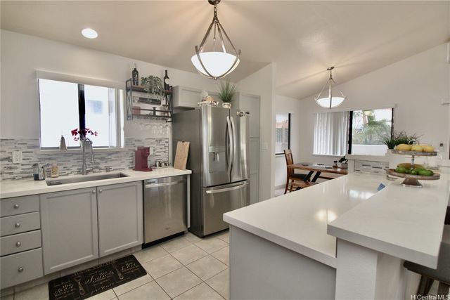94-1093 Kuhao Street, Waipahu, HI 96797