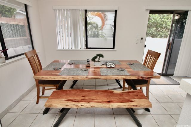 94-1093 Kuhao Street, Waipahu, HI 96797