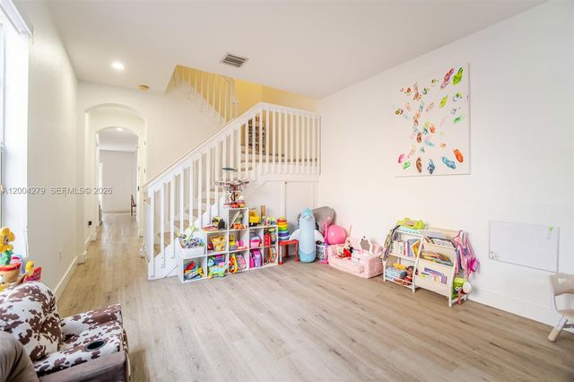 4414 Morgan Ln, Davie, FL 33328