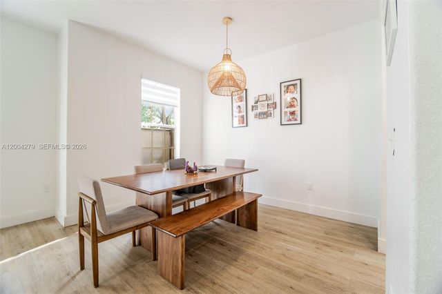 4414 Morgan Ln, Davie, FL 33328