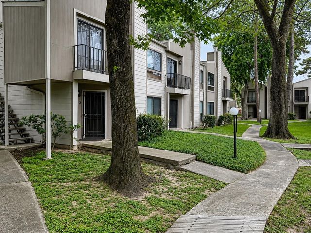 17202 Imperial Valley Drive 26, Houston, TX 77060