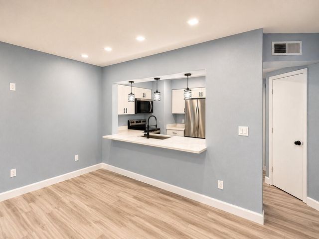 17202 Imperial Valley Drive 26, Houston, TX 77060