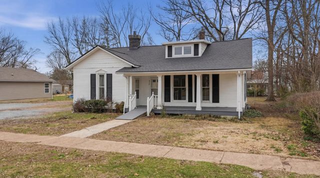 412 E Grundy St, Tullahoma, TN 37388