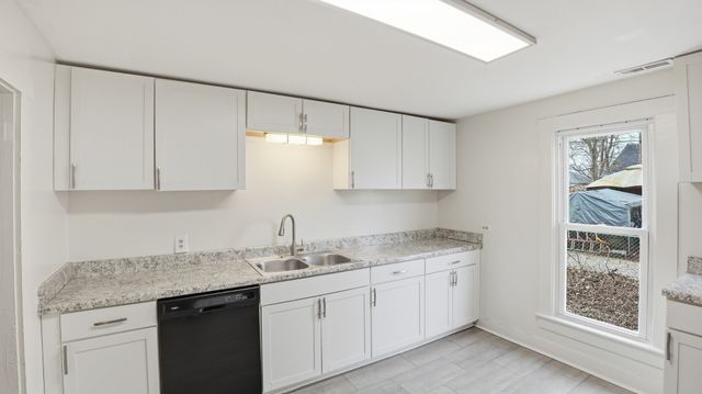 412 E Grundy St, Tullahoma, TN 37388