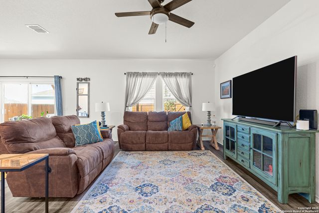 5259 Winding Stream, St Hedwig, TX 78152