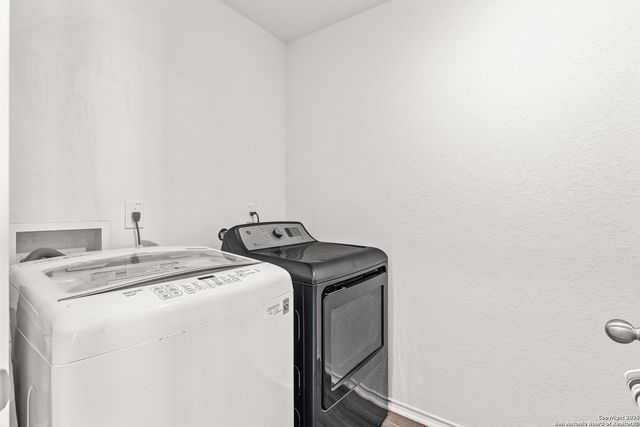 5259 Winding Stream, St Hedwig, TX 78152