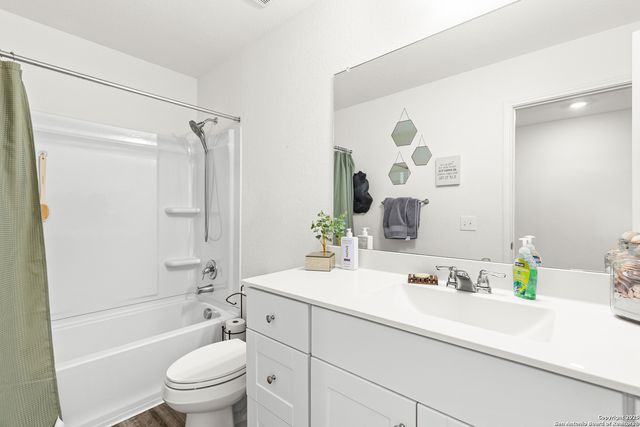 5259 Winding Stream, St Hedwig, TX 78152