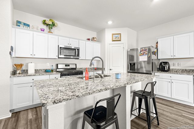 5259 Winding Stream, St Hedwig, TX 78152