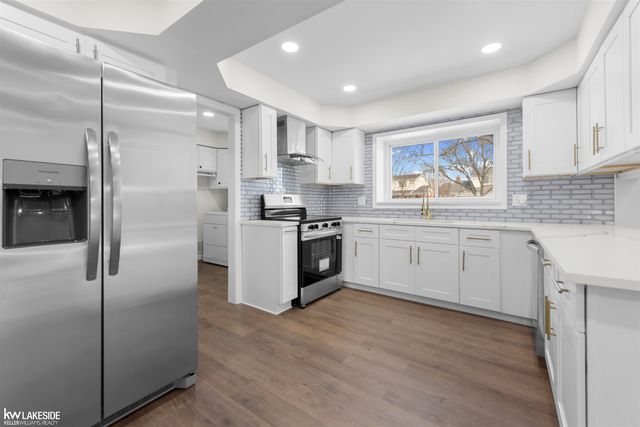 4786 Lucerne Drive, Sterling Heights, MI 48310