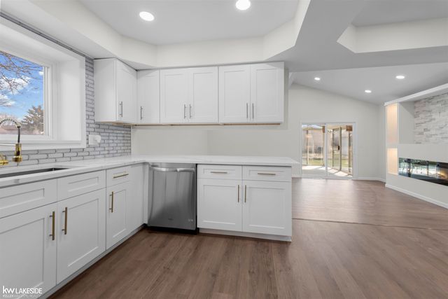 4786 Lucerne Drive, Sterling Heights, MI 48310