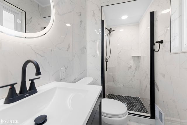 4786 Lucerne Drive, Sterling Heights, MI 48310