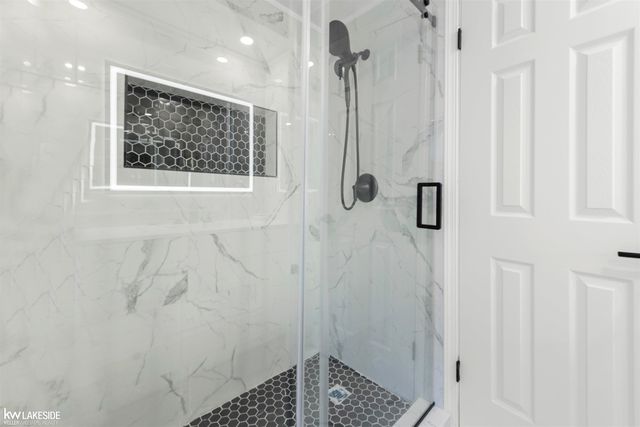 4786 Lucerne Drive, Sterling Heights, MI 48310