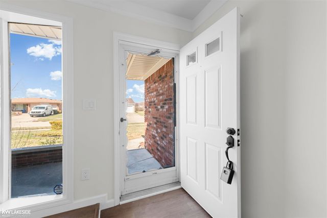 4786 Lucerne Drive, Sterling Heights, MI 48310