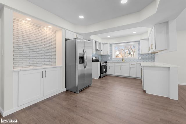 4786 Lucerne Drive, Sterling Heights, MI 48310