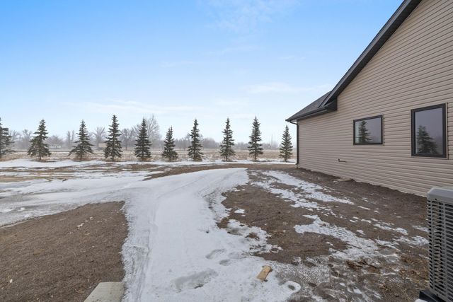 3717 45TH ST SE, Minot, ND 58701