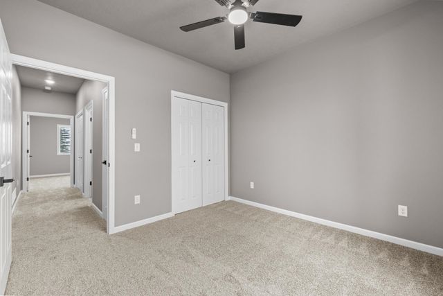 3717 45TH ST SE, Minot, ND 58701