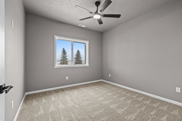 3717 45TH ST SE, Minot, ND 58701