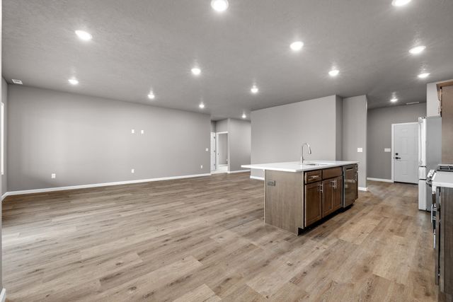 3717 45TH ST SE, Minot, ND 58701