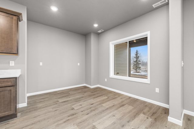 3717 45TH ST SE, Minot, ND 58701