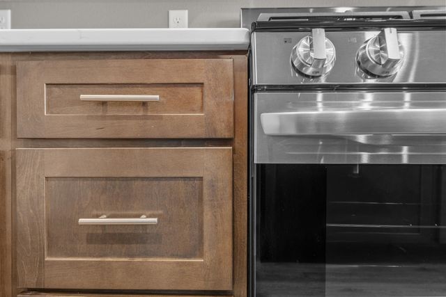 3717 45TH ST SE, Minot, ND 58701