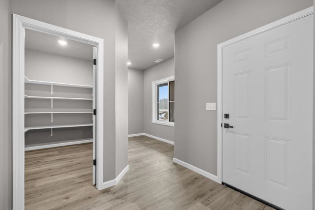 3717 45TH ST SE, Minot, ND 58701