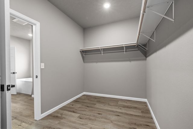 3717 45TH ST SE, Minot, ND 58701