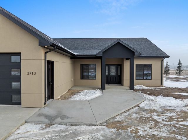 3717 45TH ST SE, Minot, ND 58701