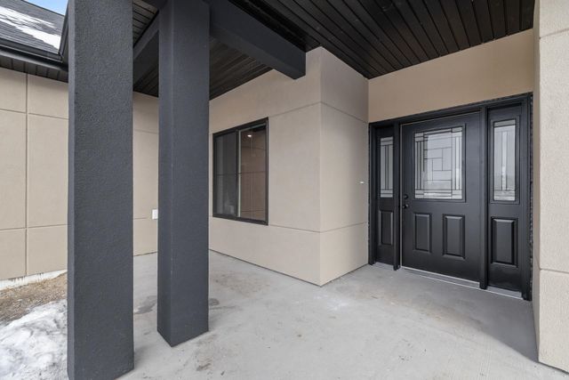 3717 45TH ST SE, Minot, ND 58701