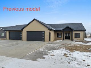 3717 45TH ST SE, Minot, ND 58701