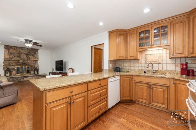 10128 Mansfield Avenue, Oak Lawn, IL 60453