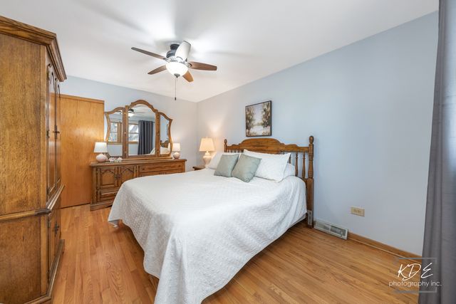 10128 Mansfield Avenue, Oak Lawn, IL 60453