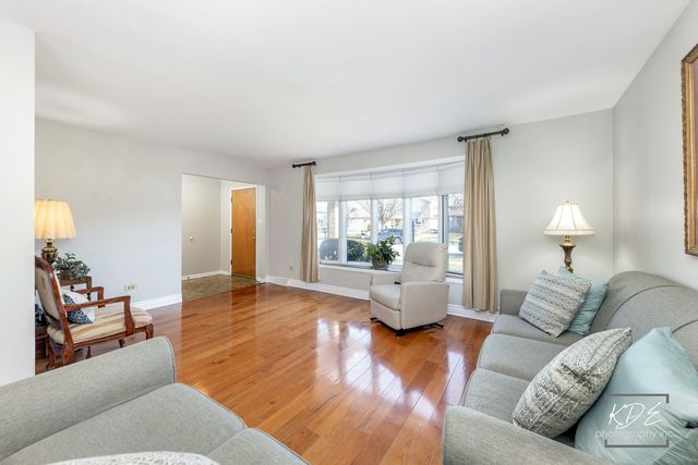 10128 Mansfield Avenue, Oak Lawn, IL 60453