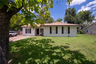 4204 Carter Creek Parkway, Bryan, TX 77802
