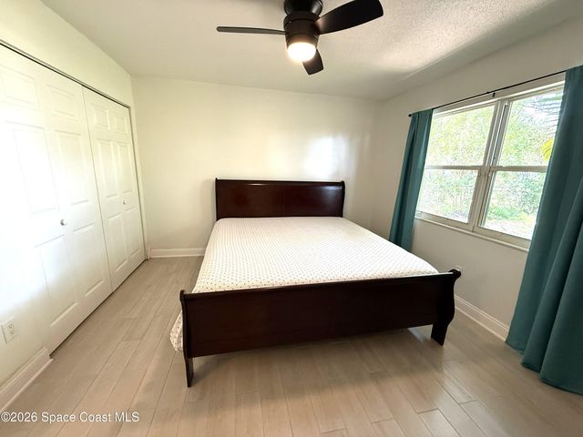 668 Hampton Drive NE, Palm Bay, FL 32905