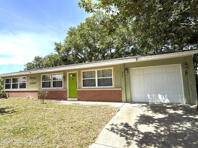 668 Hampton Drive NE, Palm Bay, FL 32905