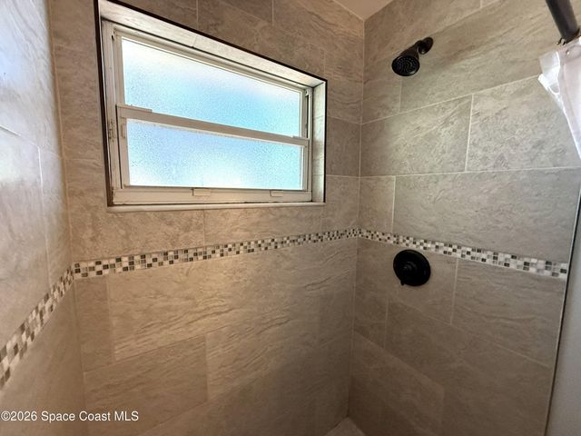 668 Hampton Drive NE, Palm Bay, FL 32905
