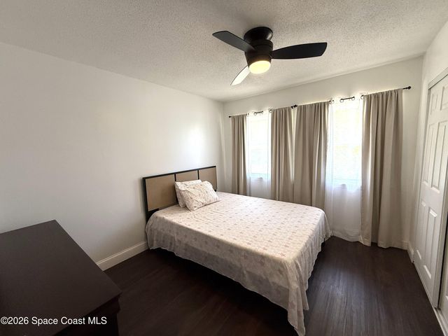 668 Hampton Drive NE, Palm Bay, FL 32905