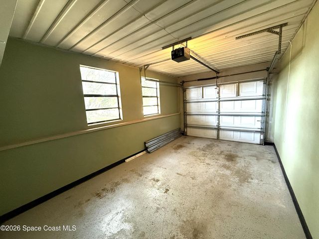668 Hampton Drive NE, Palm Bay, FL 32905