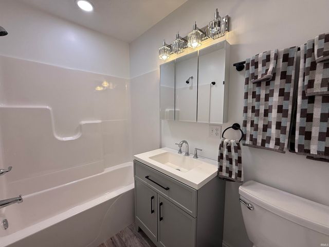 113 W Vine Street, Flora, IN 46929