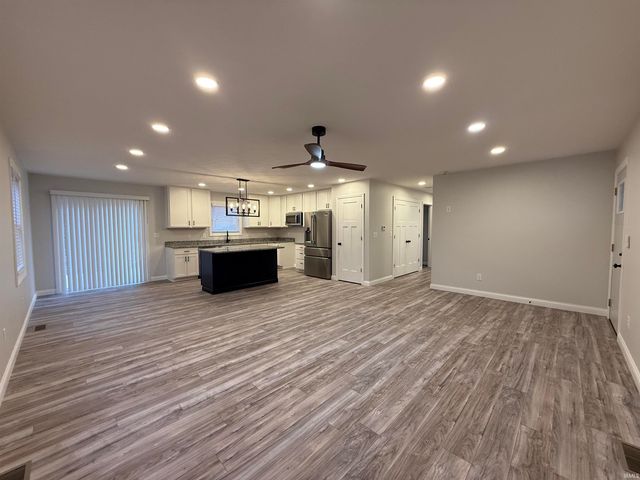 113 W Vine Street, Flora, IN 46929