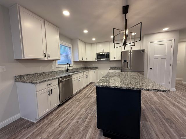 113 W Vine Street, Flora, IN 46929