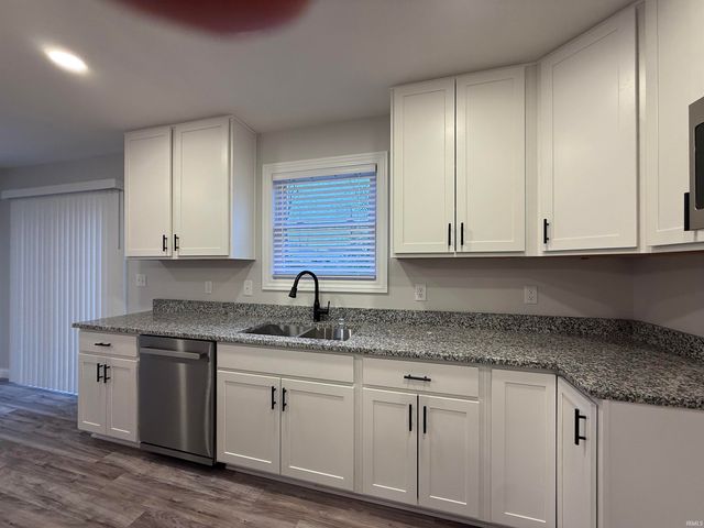 113 W Vine Street, Flora, IN 46929